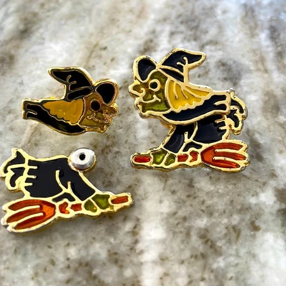 Dimensional Witch Earrings - Picture 2 of 6